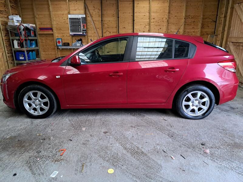 CHEVROLET CRUZE