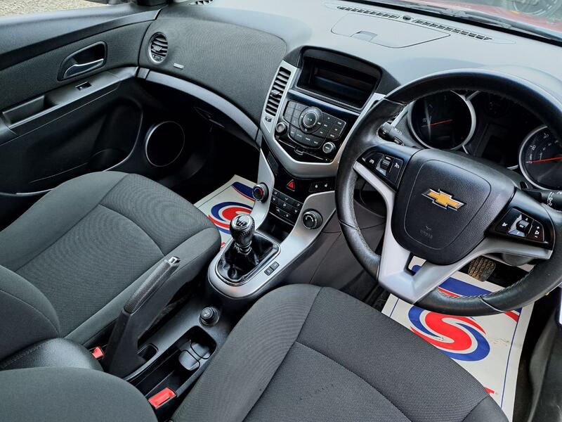 CHEVROLET CRUZE