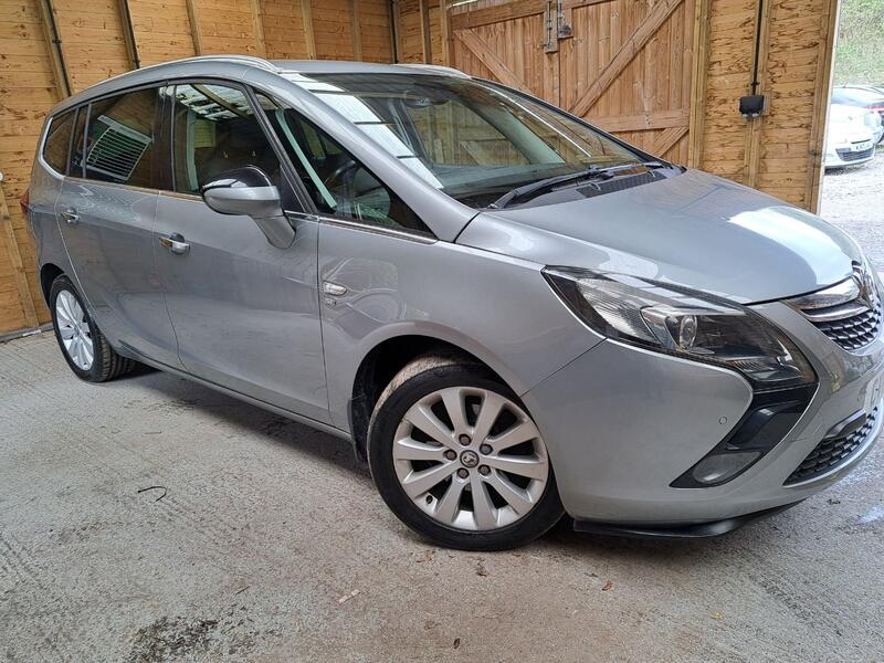 View VAUXHALL ZAFIRA TOURER 2.0 CDTi SE 