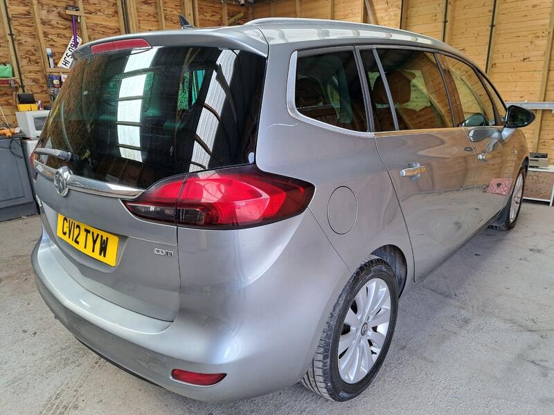 View VAUXHALL ZAFIRA TOURER 2.0 CDTi SE 