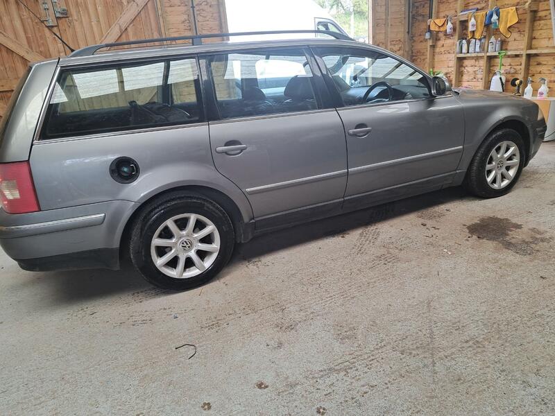 View VOLKSWAGEN PASSAT 1.9 TDI PD Highline
