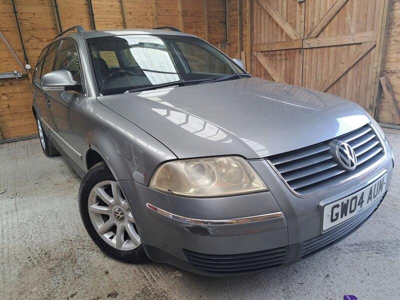 View VOLKSWAGEN PASSAT 1.9 TDI PD Highline