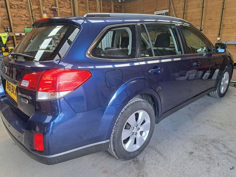 View SUBARU OUTBACK 2.0 D S