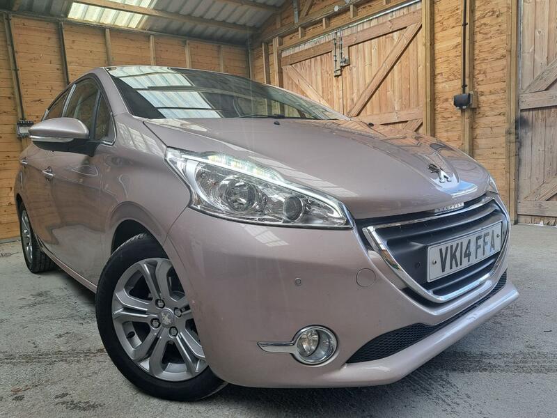 View PEUGEOT 208 1.6 VTi Allure