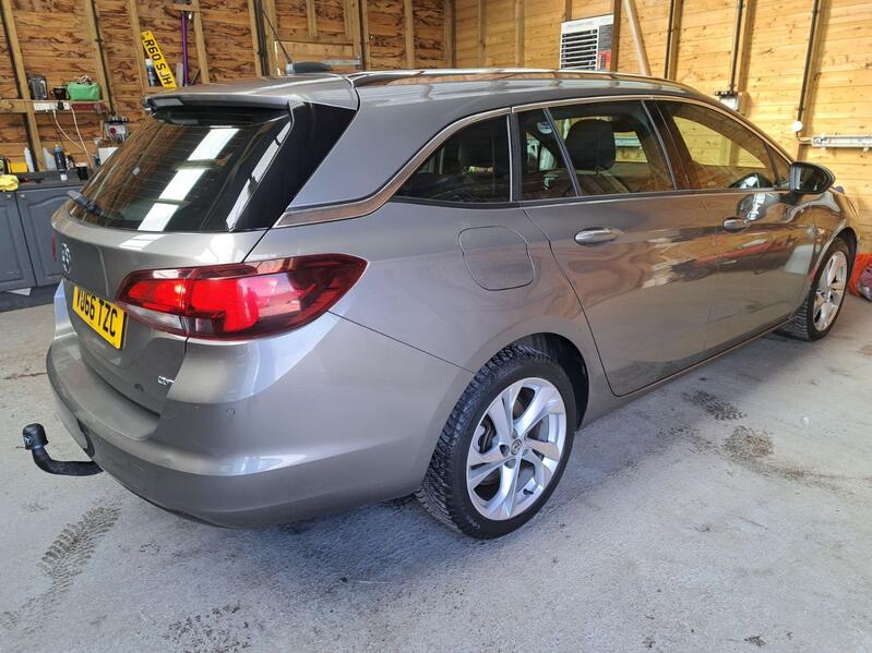 View VAUXHALL ASTRA 1.6 CDTi BlueInjection SRi