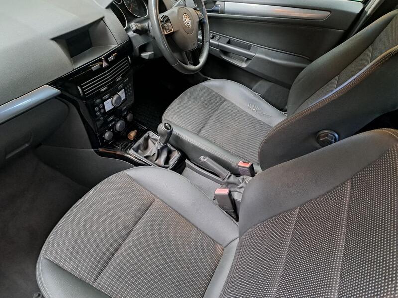 VAUXHALL ASTRA