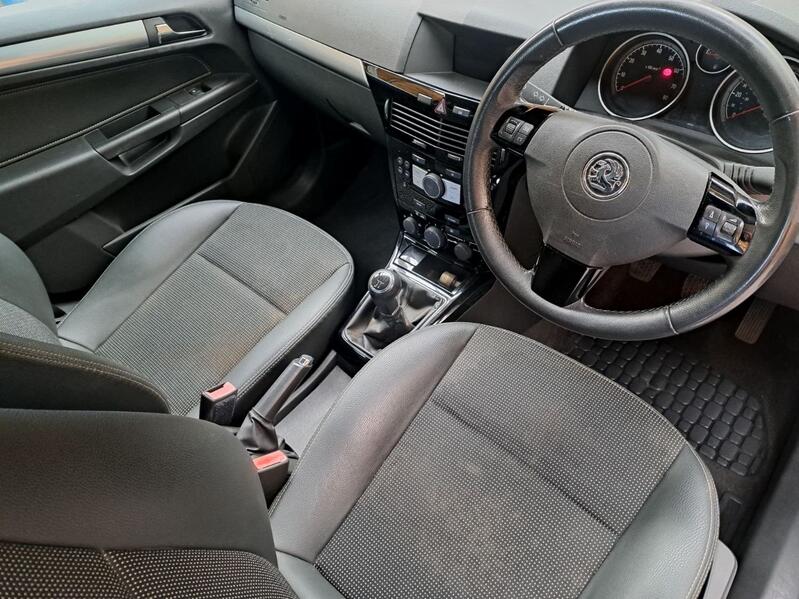 VAUXHALL ASTRA