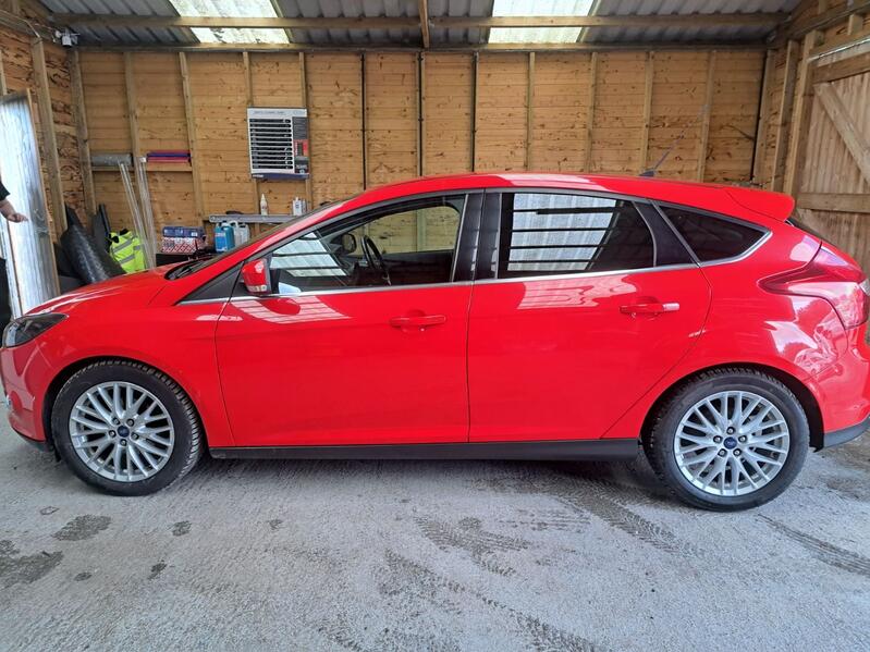 FORD FOCUS