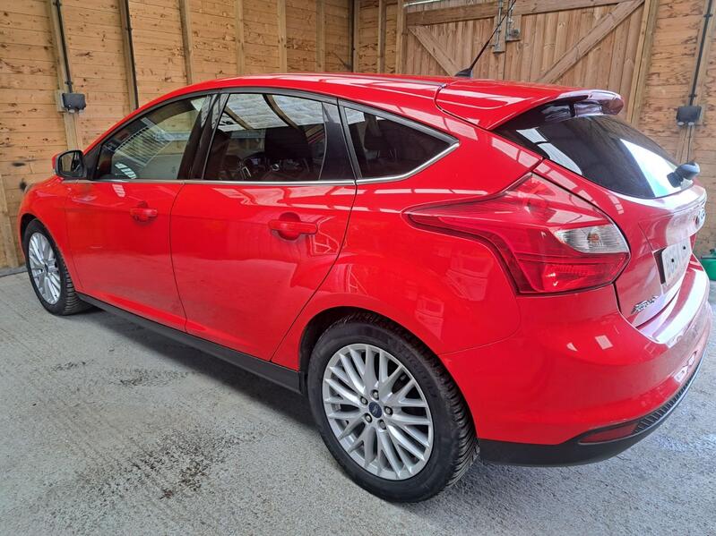 FORD FOCUS
