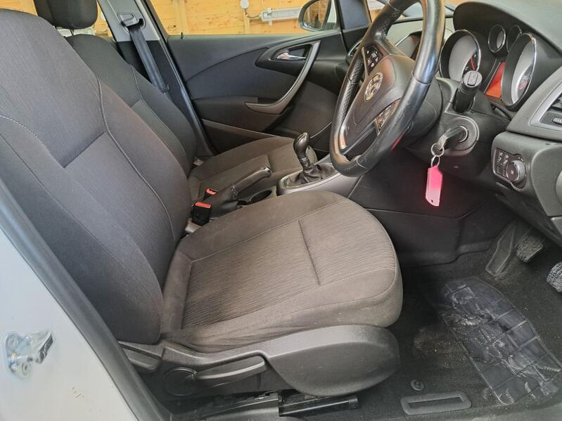 VAUXHALL ASTRA