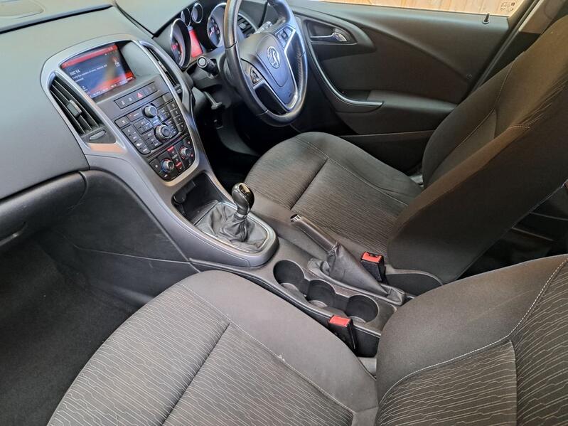 VAUXHALL ASTRA