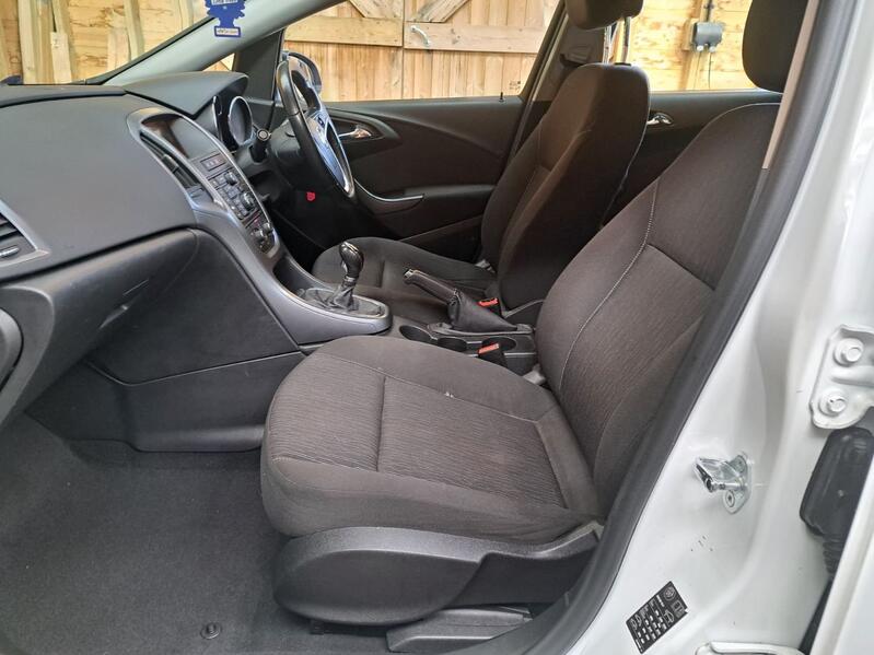 VAUXHALL ASTRA