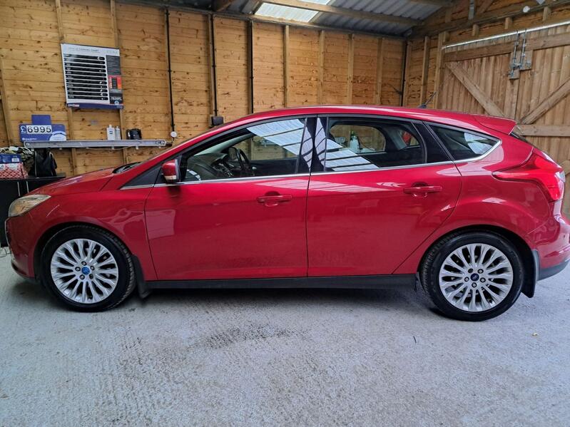 FORD FOCUS
