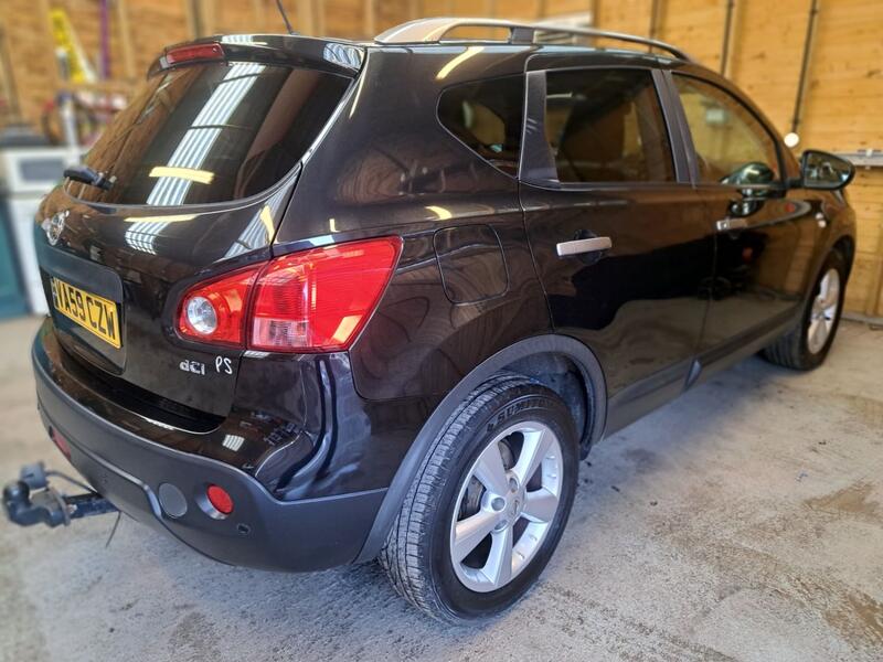 View NISSAN QASHQAI 2.0 dCi n-tec