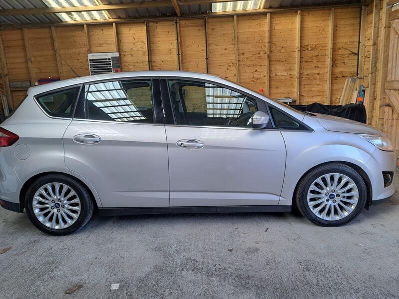 View FORD C-MAX 1.0 T EcoBoost Titanium