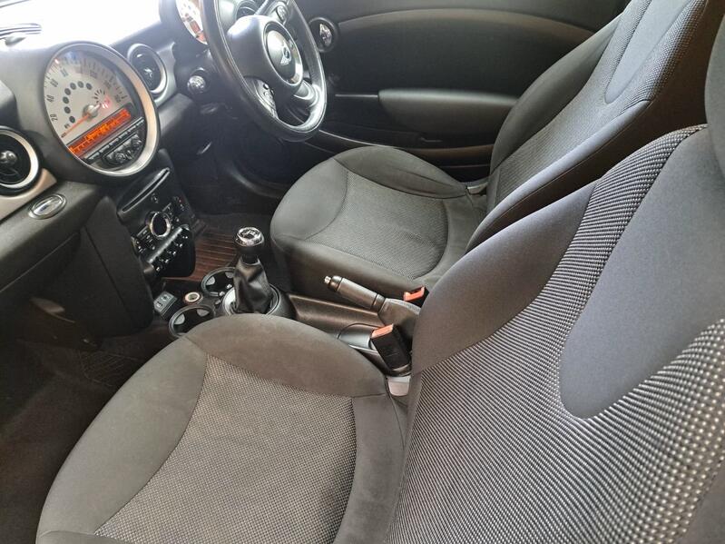 MINI HATCH
