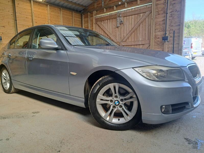 View BMW 3 SERIES 2.0 318i ES Saloon