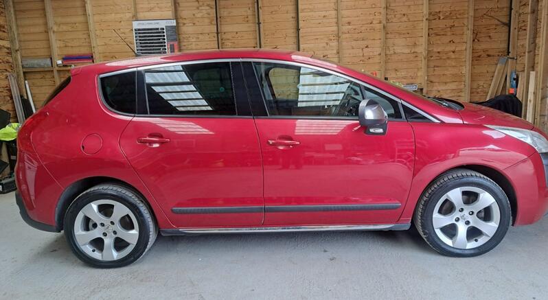 View PEUGEOT 3008 1.6 HDi Style