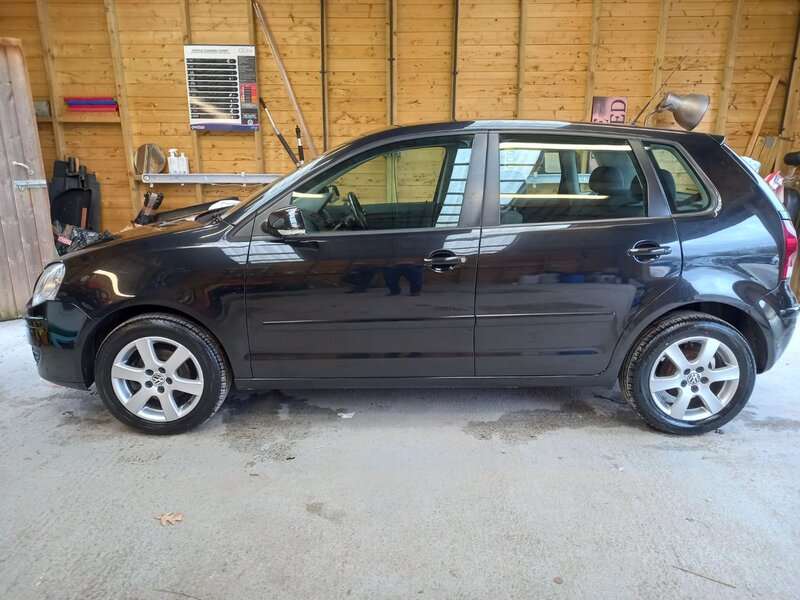 VOLKSWAGEN POLO
