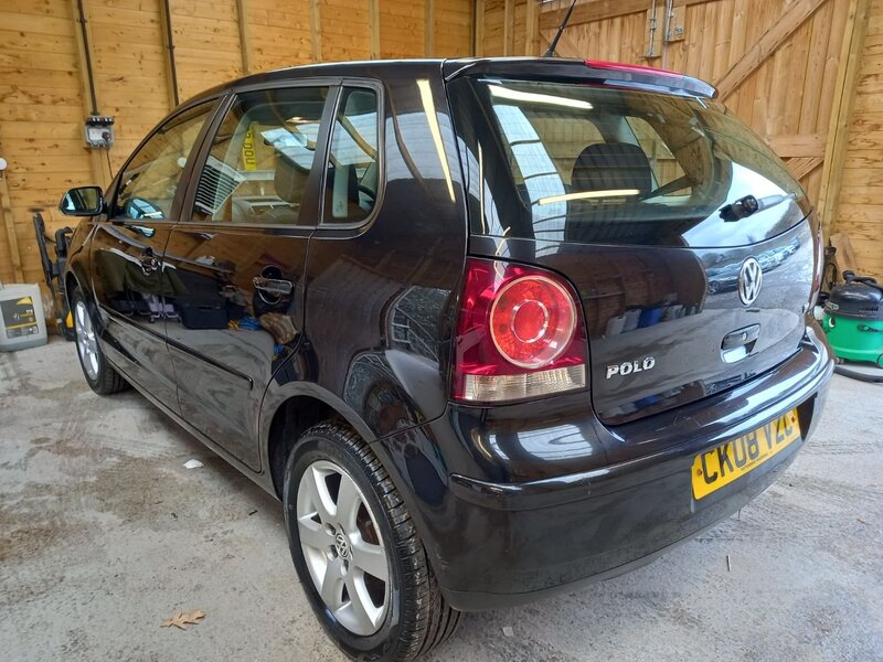 VOLKSWAGEN POLO