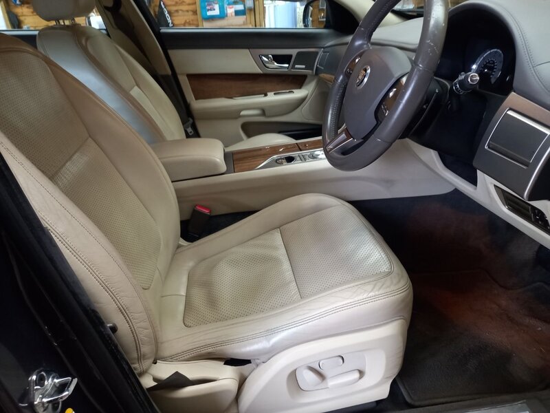 JAGUAR XF