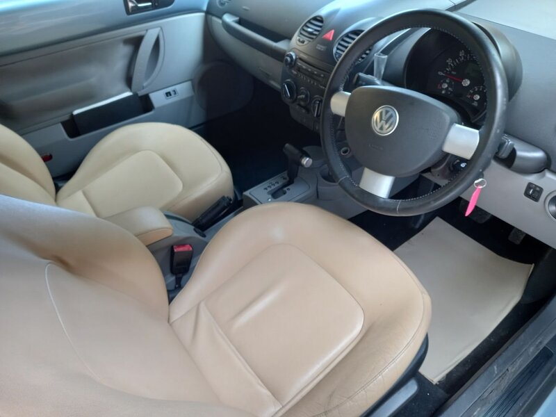 VOLKSWAGEN BEETLE