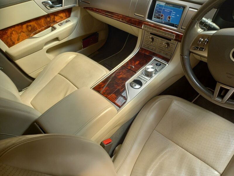 JAGUAR XF